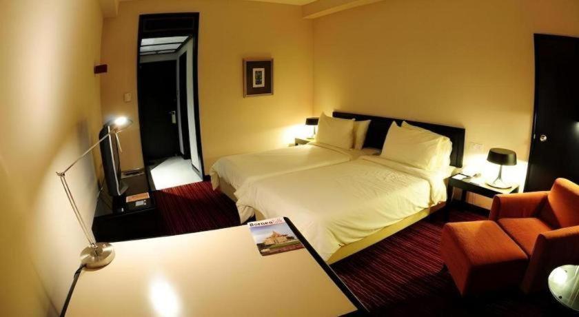 Tanahmas The Sibu Hotel Екстер'єр фото