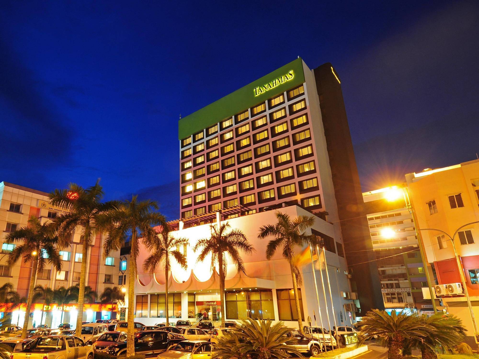 Tanahmas The Sibu Hotel Екстер'єр фото